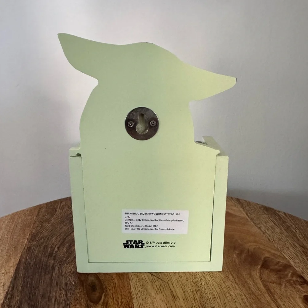 Star Wars Green Baby Yoda Desk Calendar